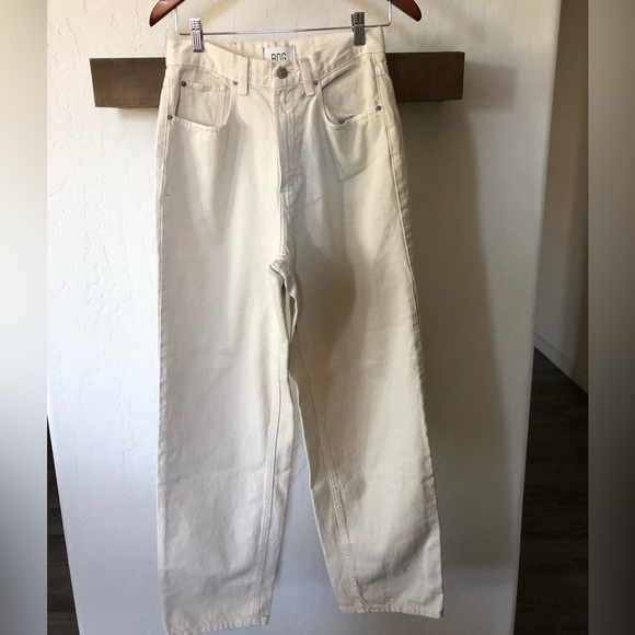 BDG|UO Cream Neutral High Rise Baggy Jeans, size 29•••90’s Style, Excellent🫶🏻 - Picture 3 of 12